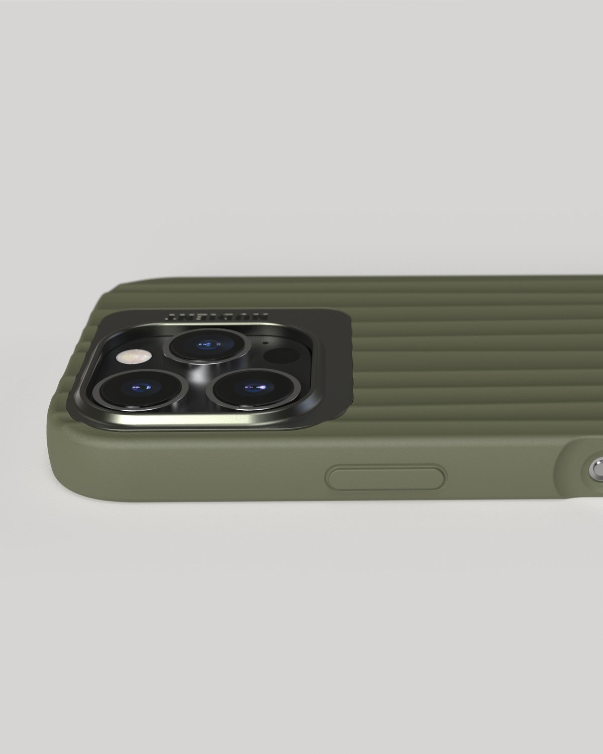 Bold Case - iPhone 16 Pro - Linen Beige & Olive Green